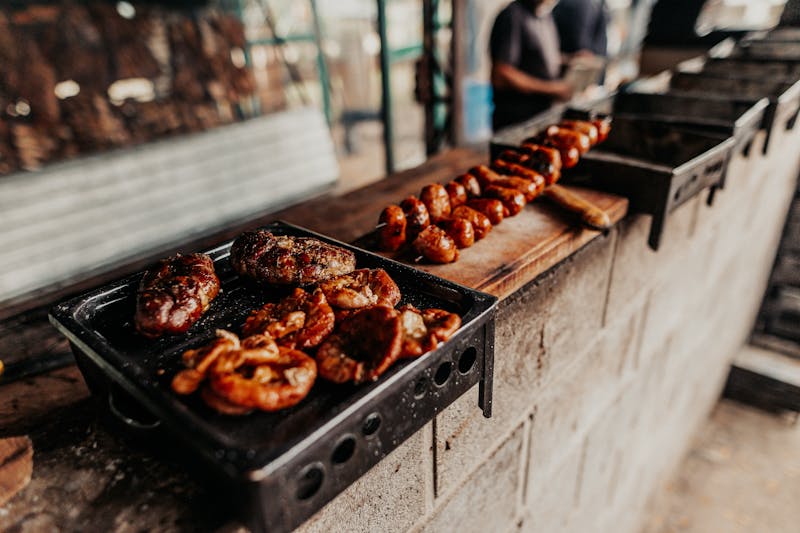 4 rivers 2-meat combo BBQ platter with sides